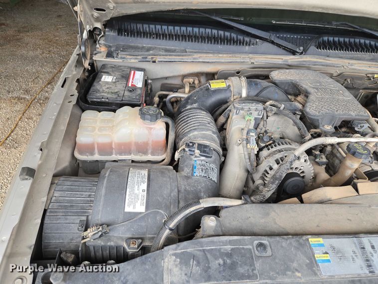 image for item ET5173 2006 Chevrolet Silverado 2500HD Ext. Cab pickup truck