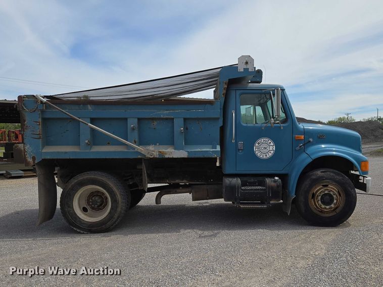 image for item ET5174 1997 International 4700 dump truck