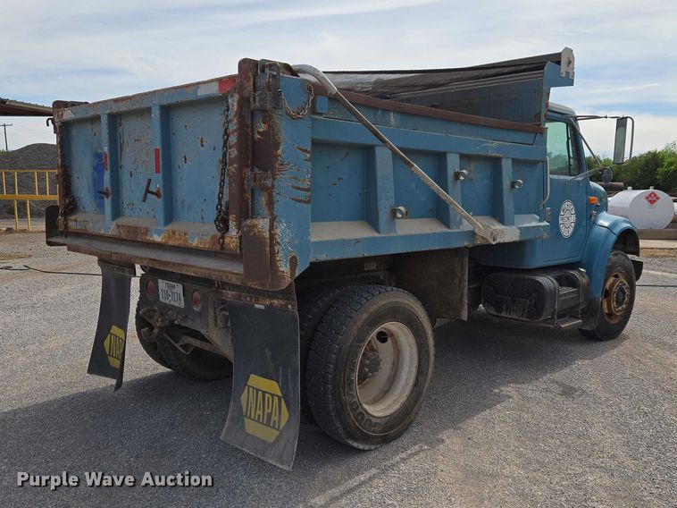 image for item ET5174 1997 International 4700 dump truck