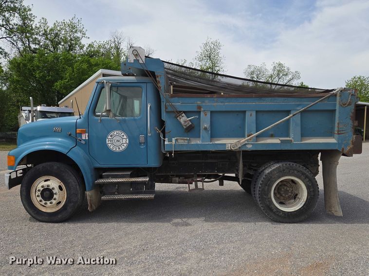 image for item ET5174 1997 International 4700 dump truck