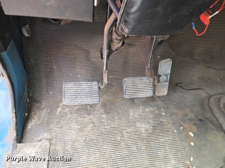 image for item ET5174 1997 International 4700 dump truck