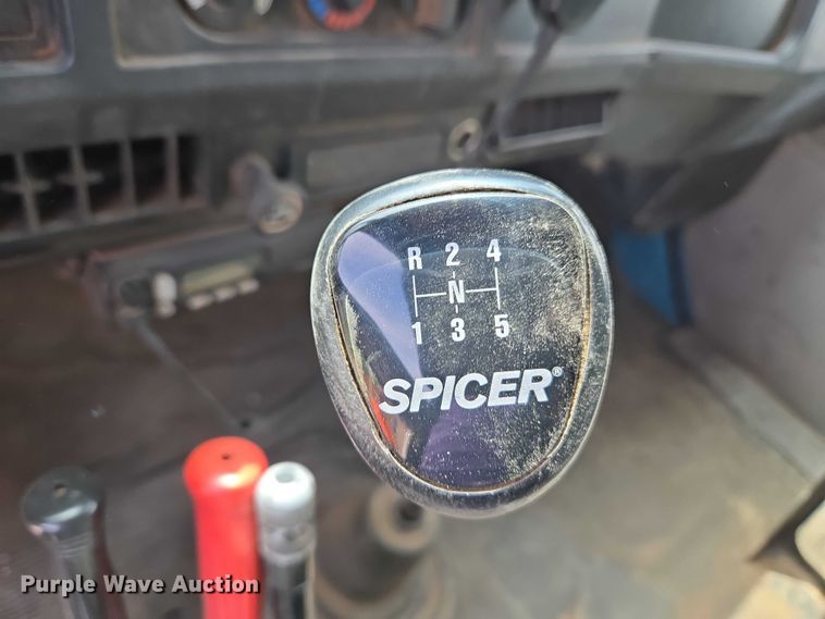 image for item ET5174 1997 International 4700 dump truck