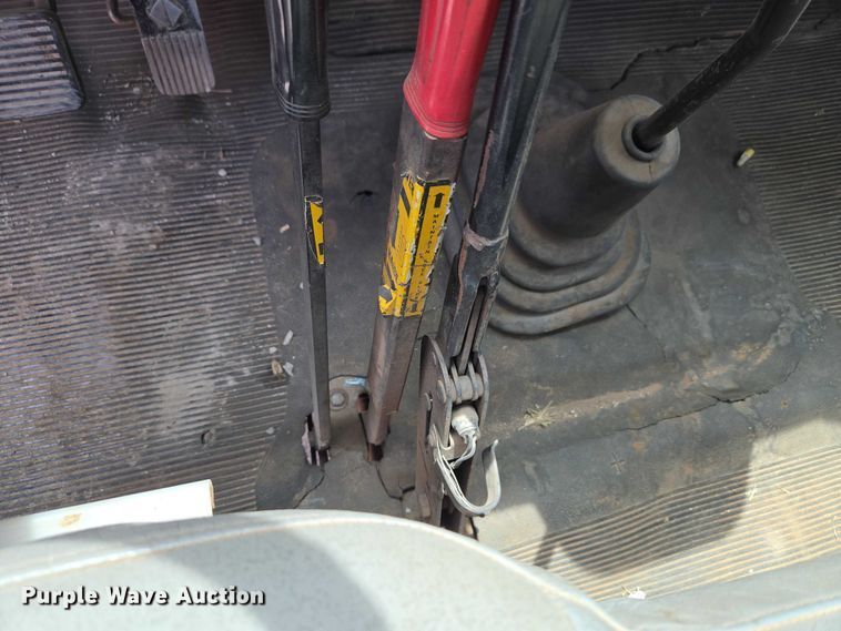 image for item ET5174 1997 International 4700 dump truck