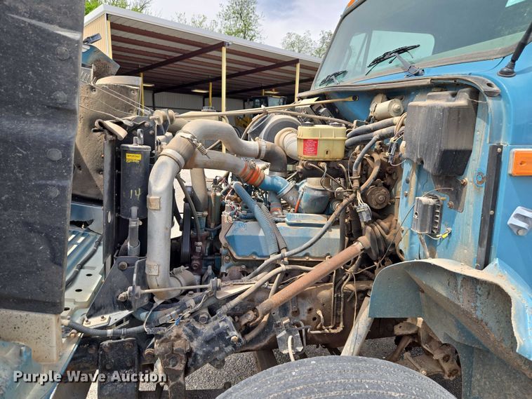 image for item ET5174 1997 International 4700 dump truck