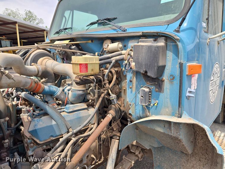 image for item ET5174 1997 International 4700 dump truck