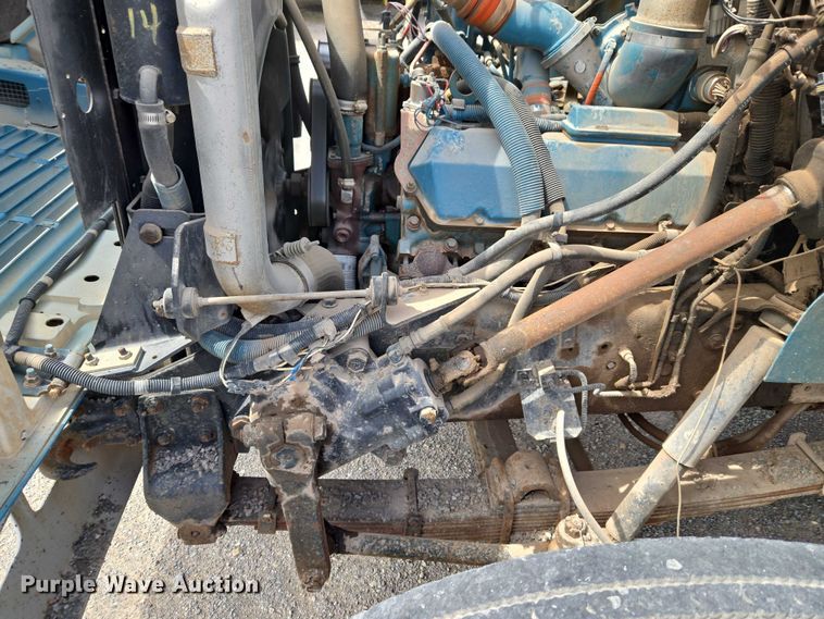 image for item ET5174 1997 International 4700 dump truck