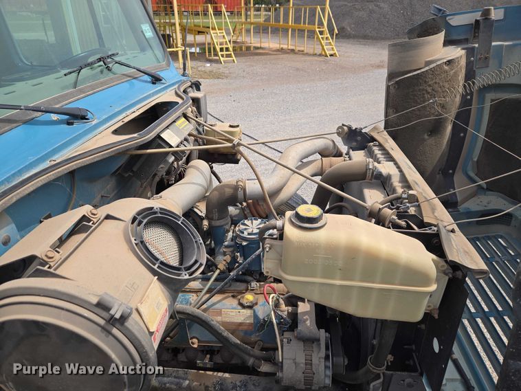 image for item ET5174 1997 International 4700 dump truck
