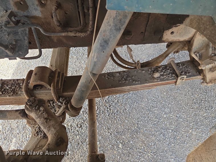 image for item ET5174 1997 International 4700 dump truck