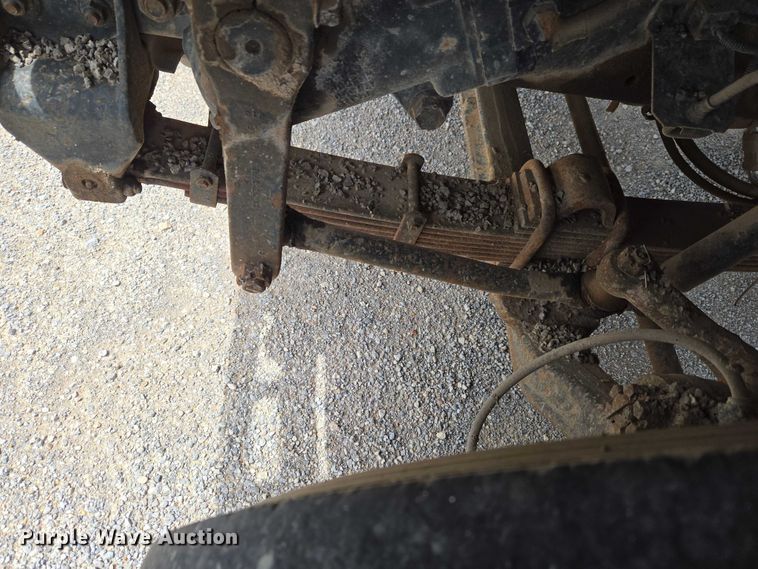 image for item ET5174 1997 International 4700 dump truck