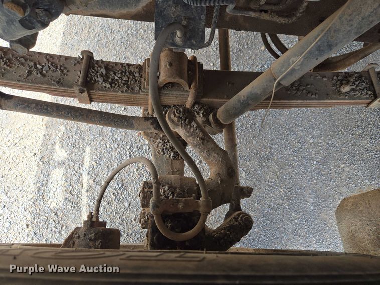 image for item ET5174 1997 International 4700 dump truck