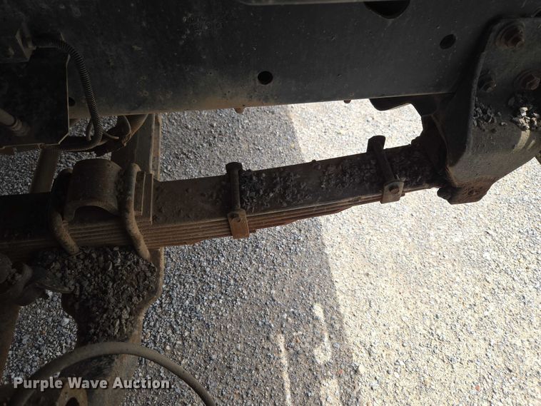 image for item ET5174 1997 International 4700 dump truck