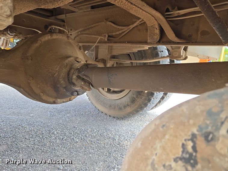 image for item ET5174 1997 International 4700 dump truck