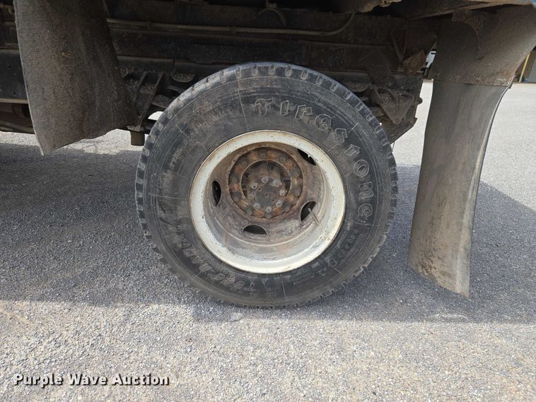 image for item ET5174 1997 International 4700 dump truck
