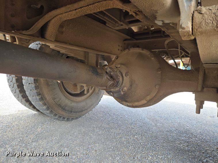 image for item ET5174 1997 International 4700 dump truck