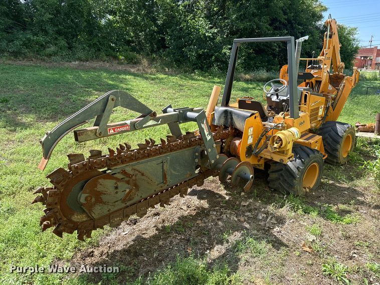image for item ET6309 2004 Case 660 trencher