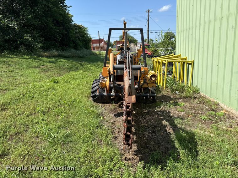 image for item ET6309 2004 Case 660 trencher