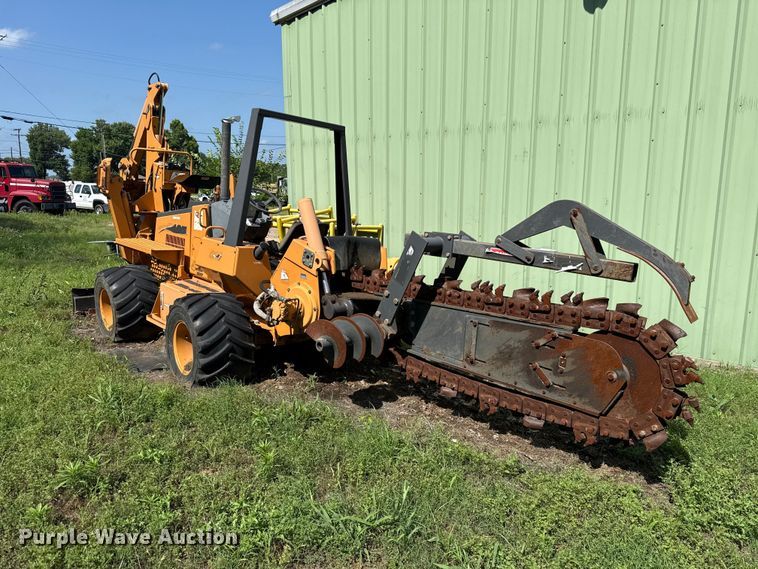 image for item ET6309 2004 Case 660 trencher