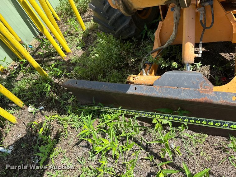 image for item ET6309 2004 Case 660 trencher