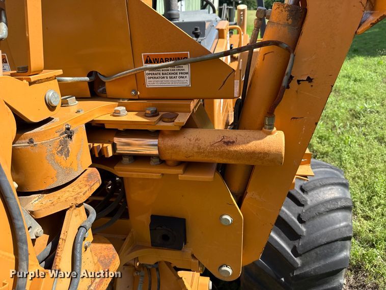 image for item ET6309 2004 Case 660 trencher