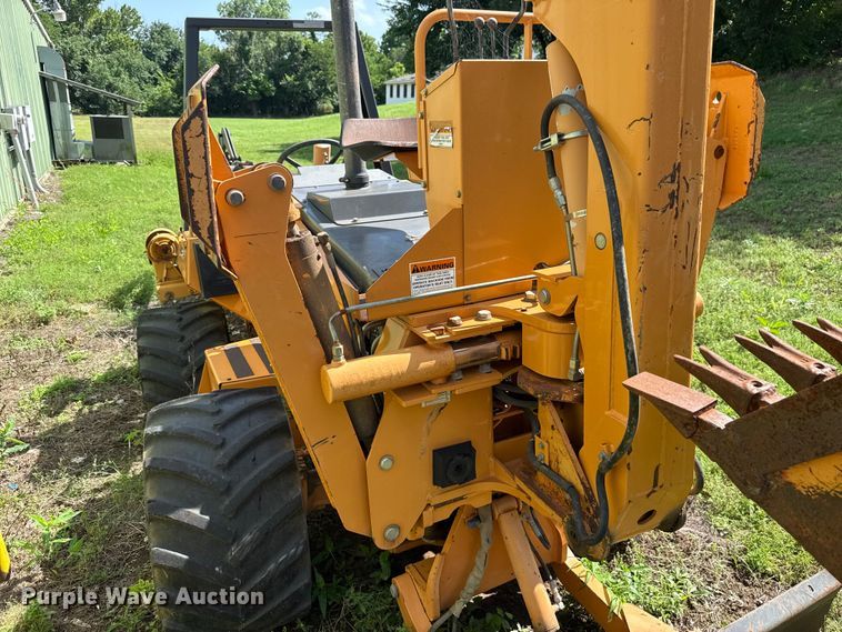 image for item ET6309 2004 Case 660 trencher