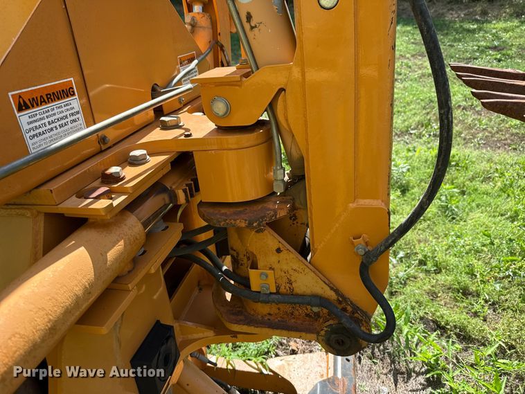image for item ET6309 2004 Case 660 trencher