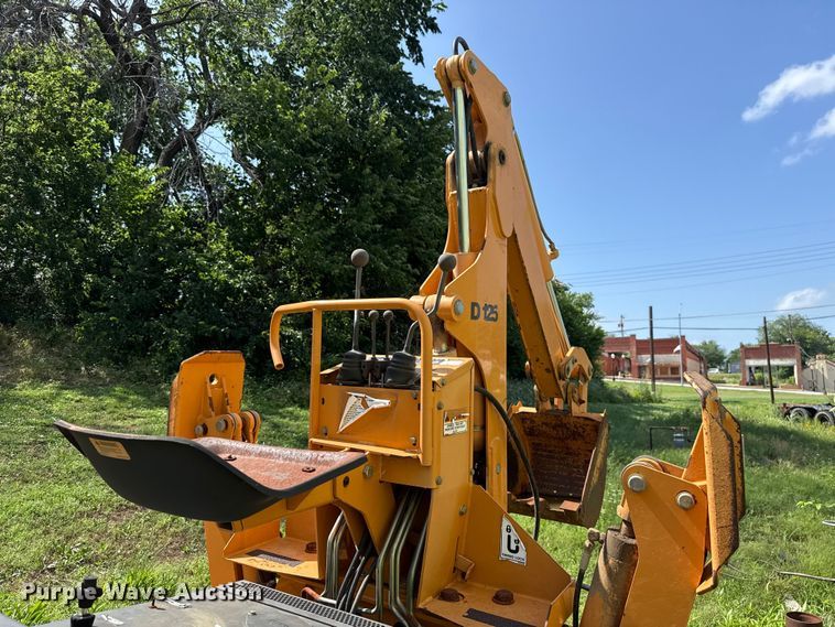 image for item ET6309 2004 Case 660 trencher
