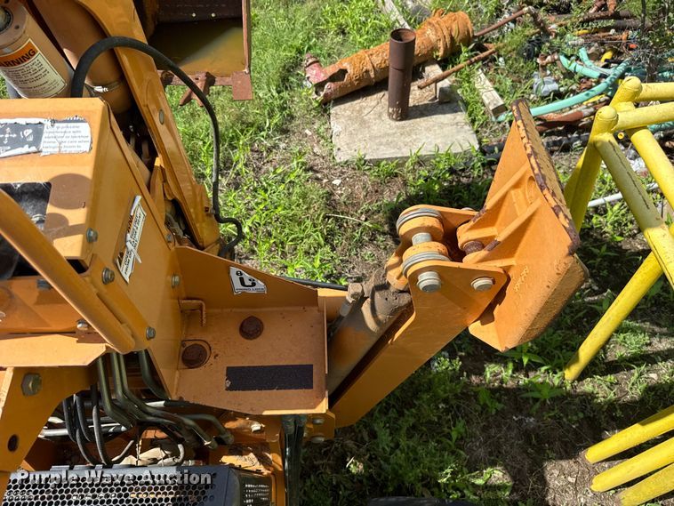 image for item ET6309 2004 Case 660 trencher