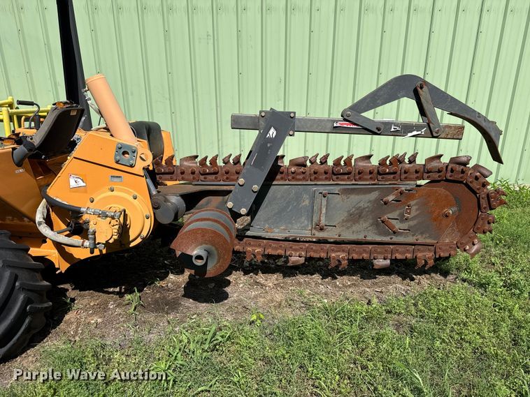 image for item ET6309 2004 Case 660 trencher