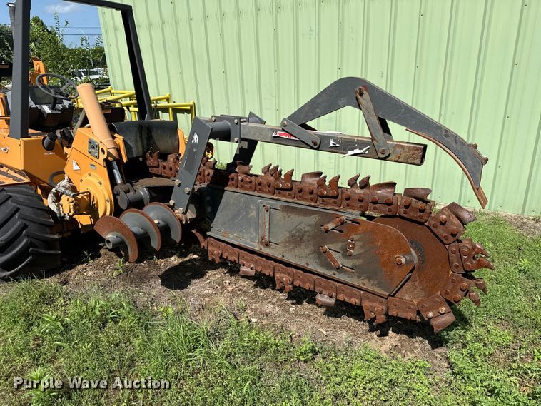 image for item ET6309 2004 Case 660 trencher