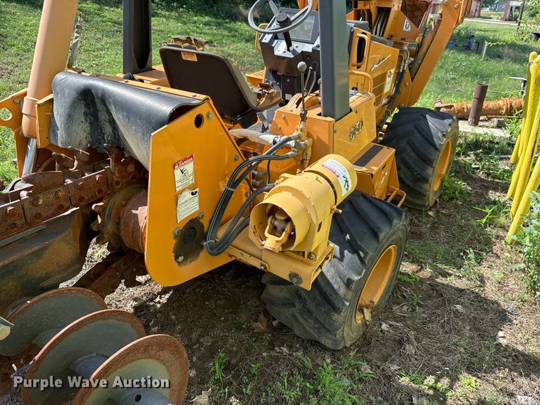 image for item ET6309 2004 Case 660 trencher