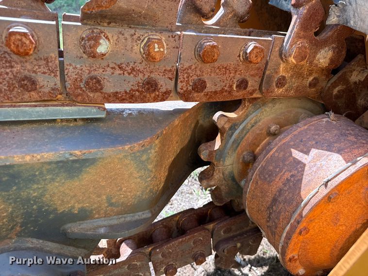 image for item ET6309 2004 Case 660 trencher