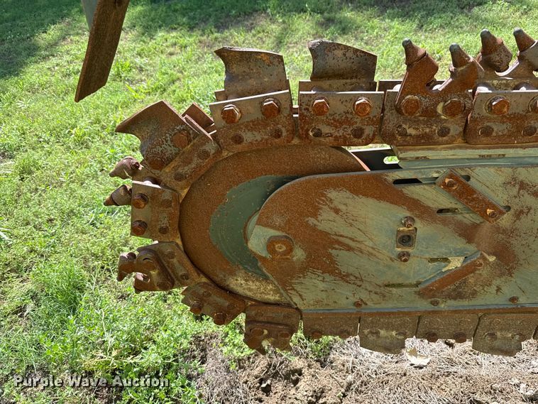image for item ET6309 2004 Case 660 trencher