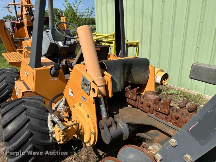 image for item ET6309 2004 Case 660 trencher