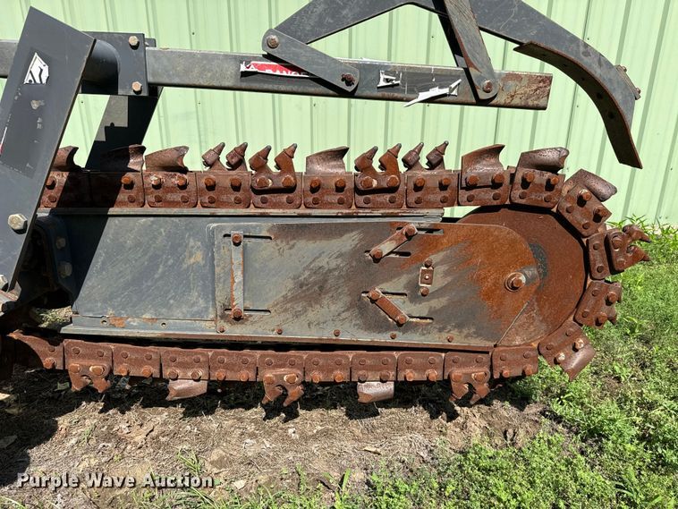 image for item ET6309 2004 Case 660 trencher
