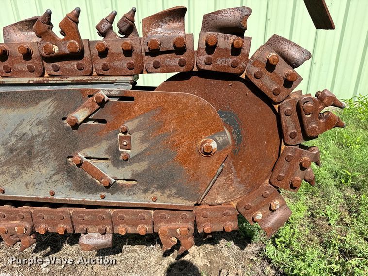 image for item ET6309 2004 Case 660 trencher