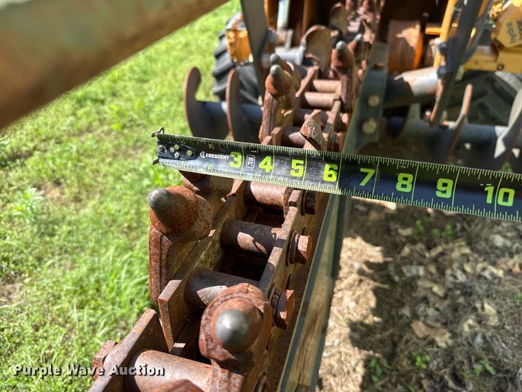 image for item ET6309 2004 Case 660 trencher