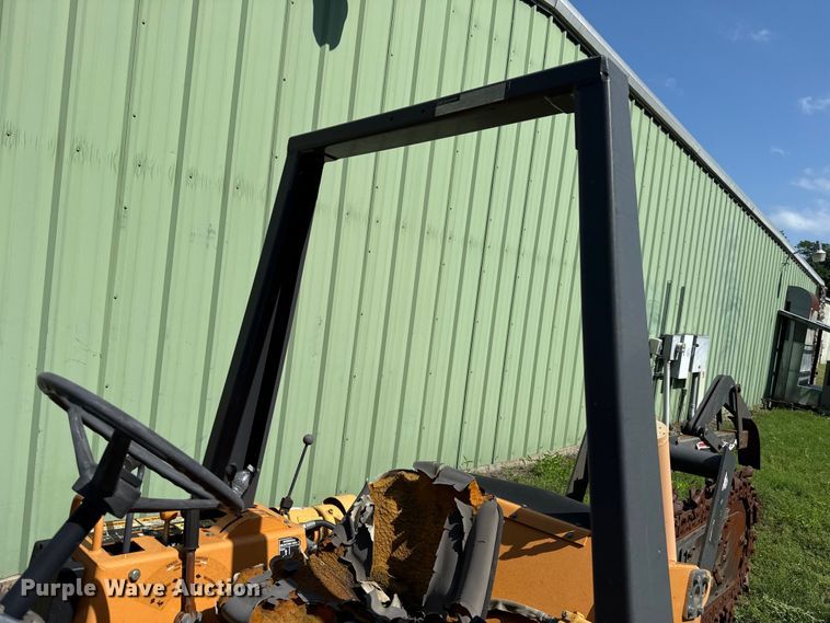 image for item ET6309 2004 Case 660 trencher