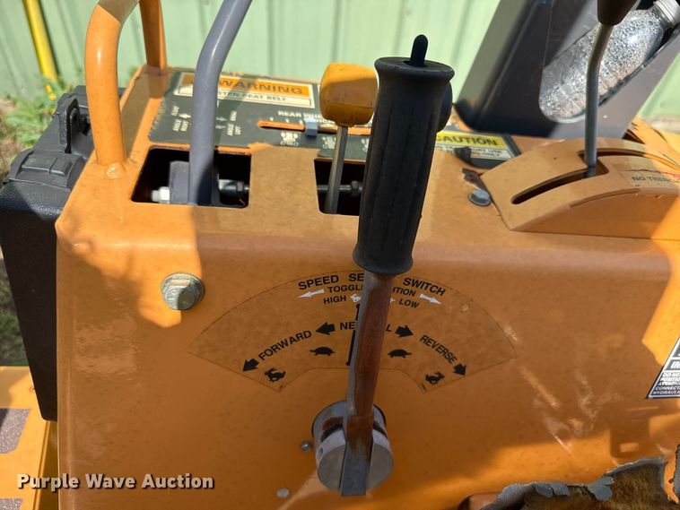 image for item ET6309 2004 Case 660 trencher