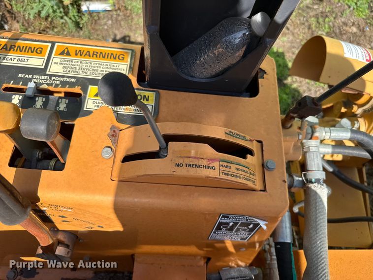 image for item ET6309 2004 Case 660 trencher