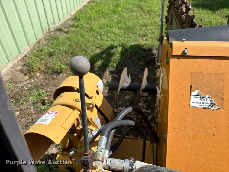 image for item ET6309 2004 Case 660 trencher