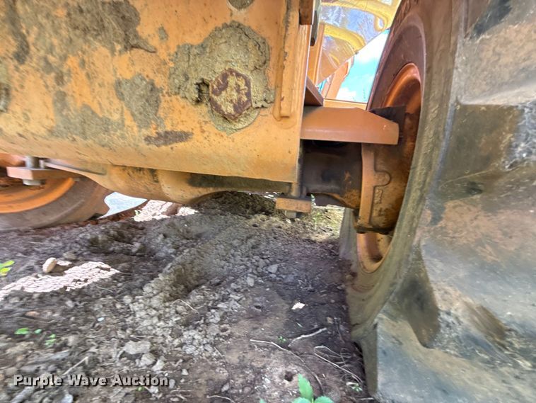 image for item ET6309 2004 Case 660 trencher