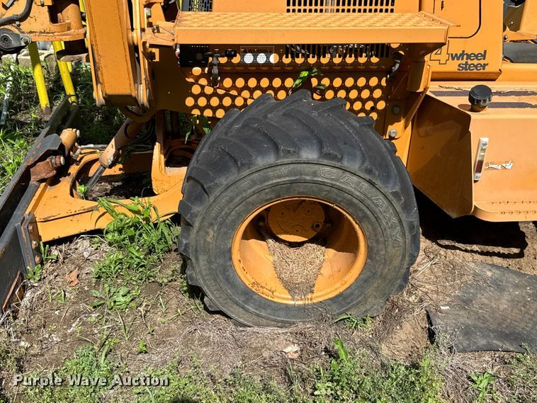 image for item ET6309 2004 Case 660 trencher