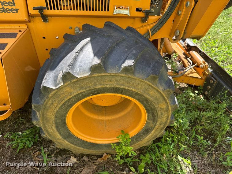 image for item ET6309 2004 Case 660 trencher
