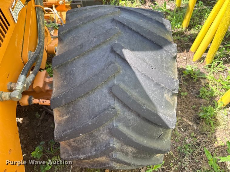image for item ET6309 2004 Case 660 trencher