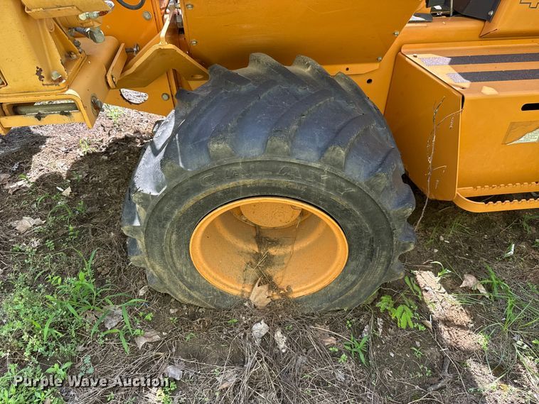 image for item ET6309 2004 Case 660 trencher