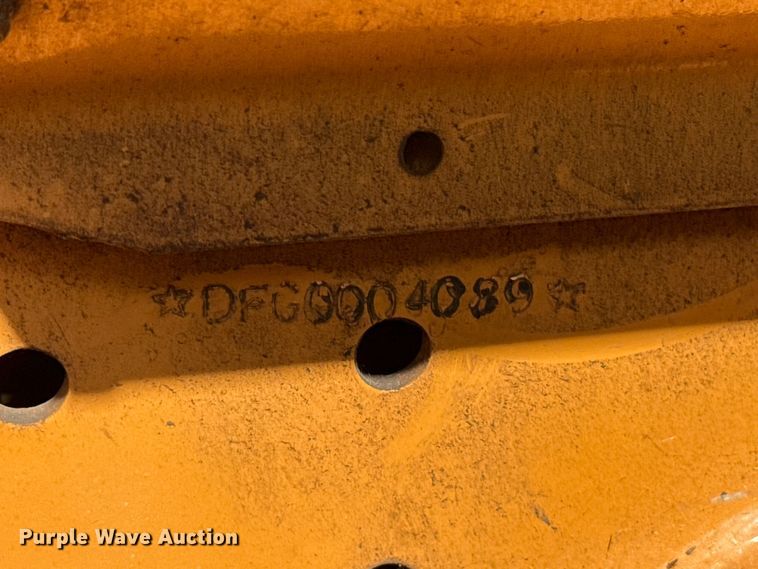image for item ET6309 2004 Case 660 trencher