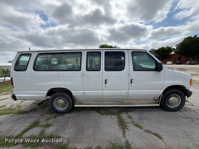 image for item ET6310 2003 Ford E350 van