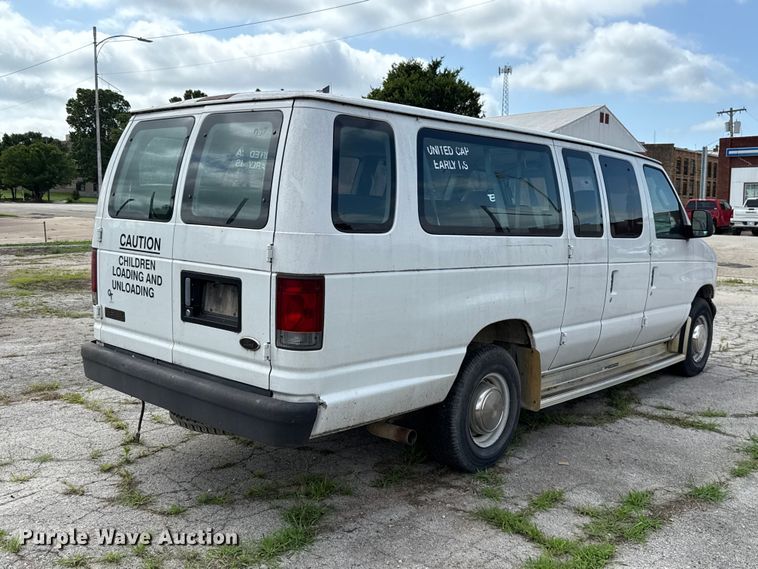 image for item ET6310 2003 Ford E350 van