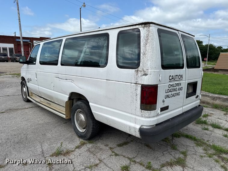 image for item ET6310 2003 Ford E350 van