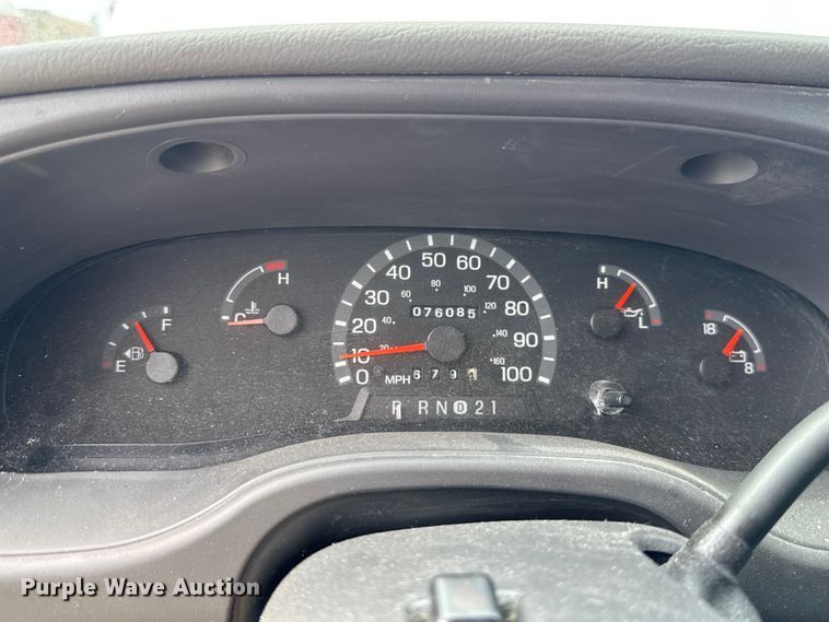 image for item ET6310 2003 Ford E350 van